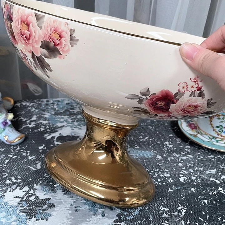 瓷片微瑕摆件。摆件