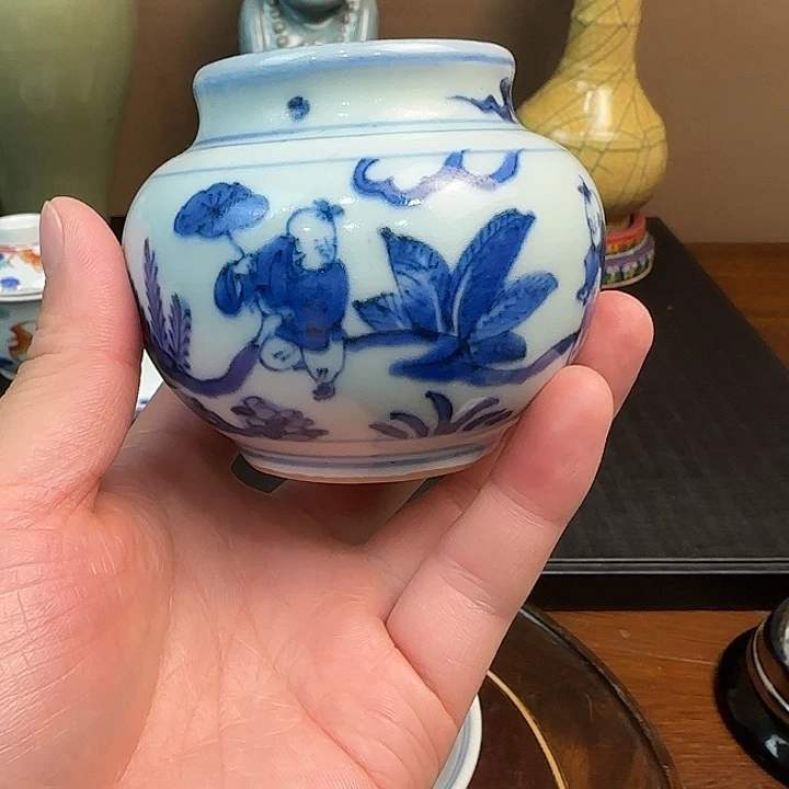 陶瓷云*青花人物花卉纹饰罐子