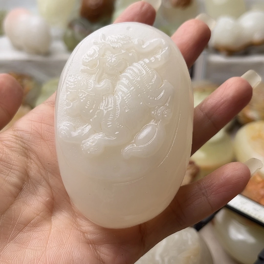 石材方解石手把件虎不退换