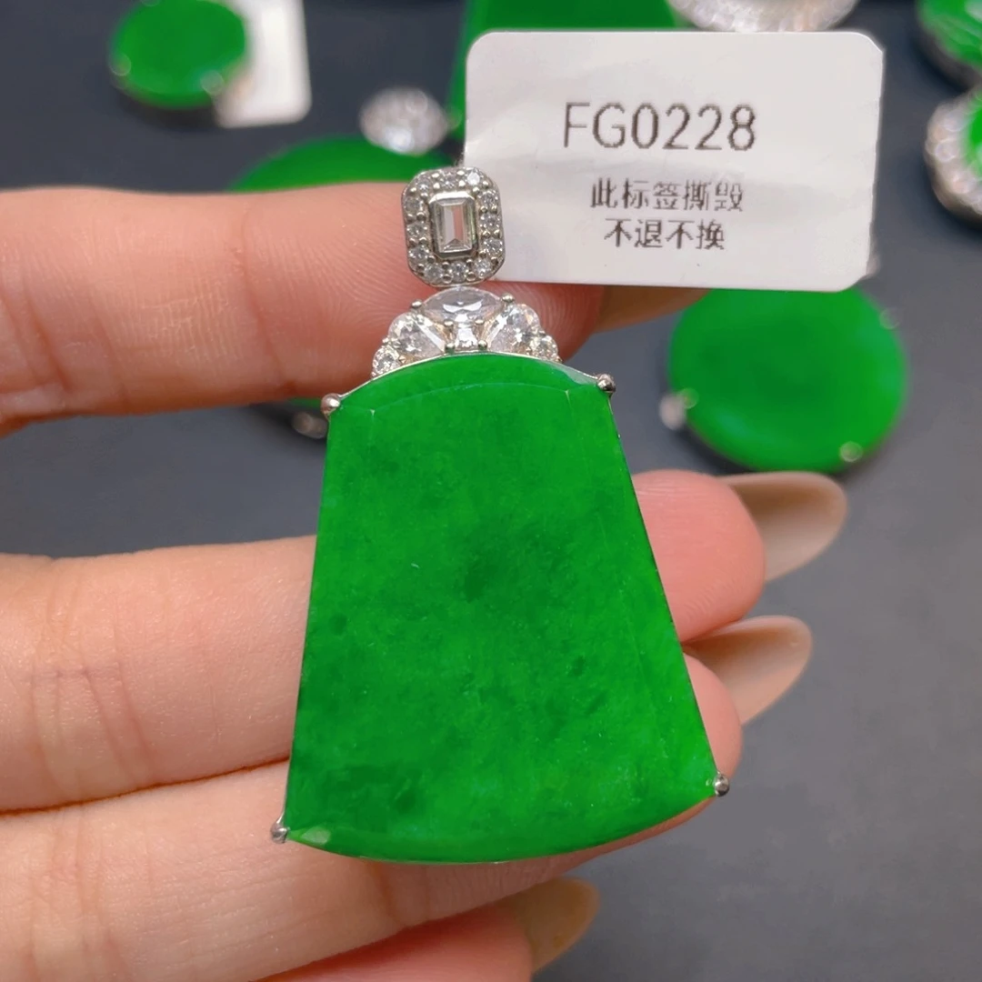 【闪购商品】颈饰银S925镶嵌翡翠_****?翡翠