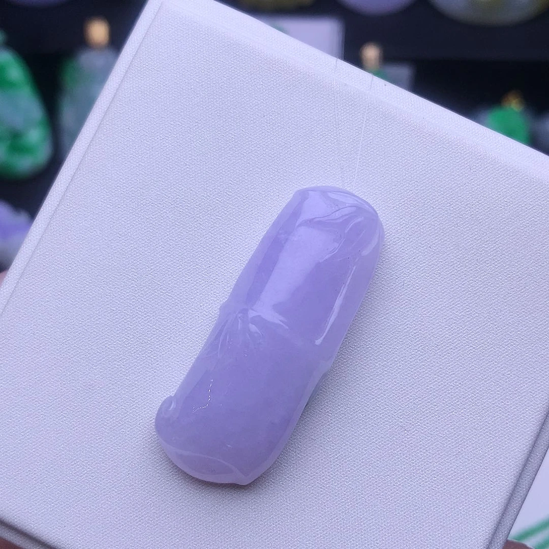 翡翠未镶嵌颈饰竹节