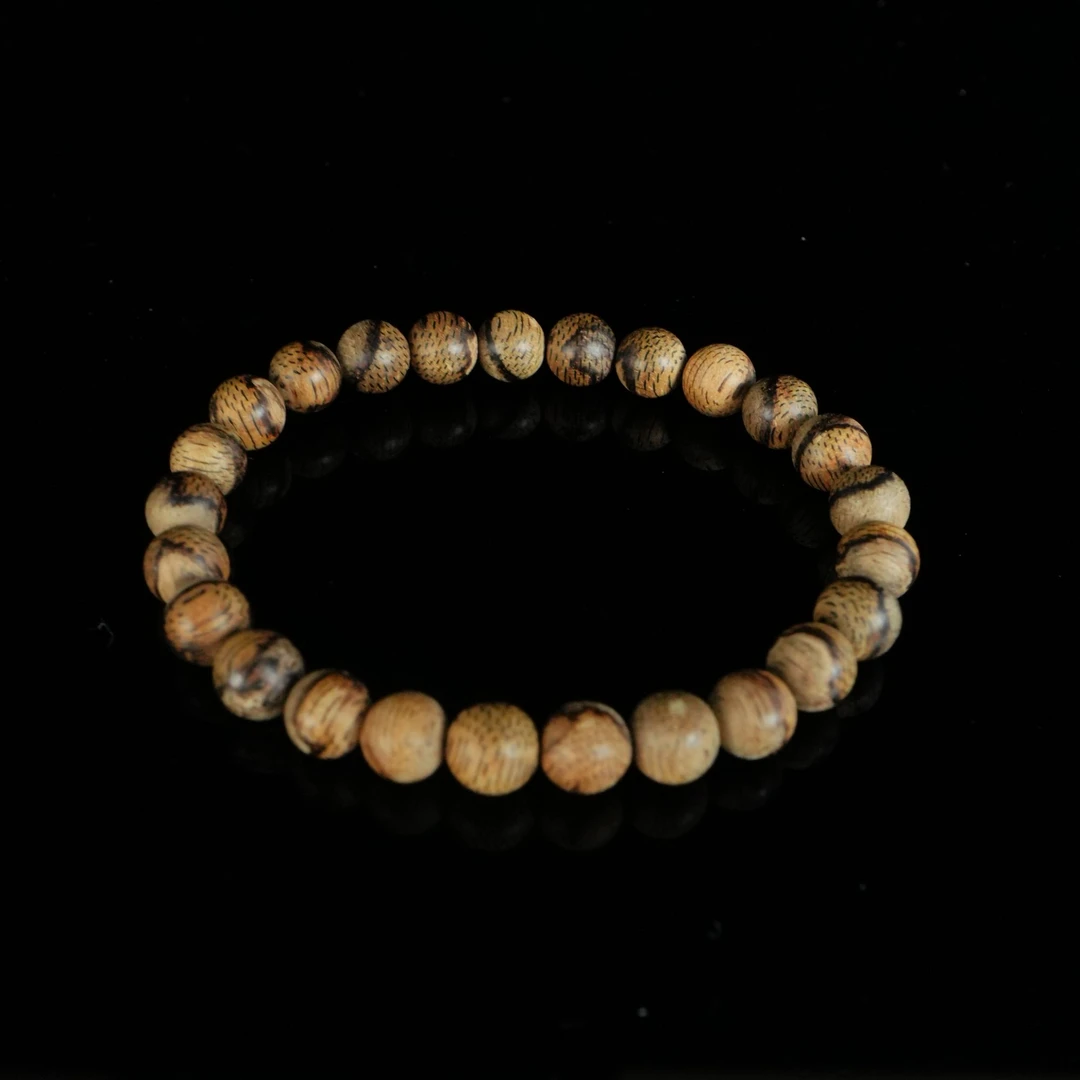 DY-B4044 达拉干虎斑纹老料沉香手串 0.74cm 3.8g