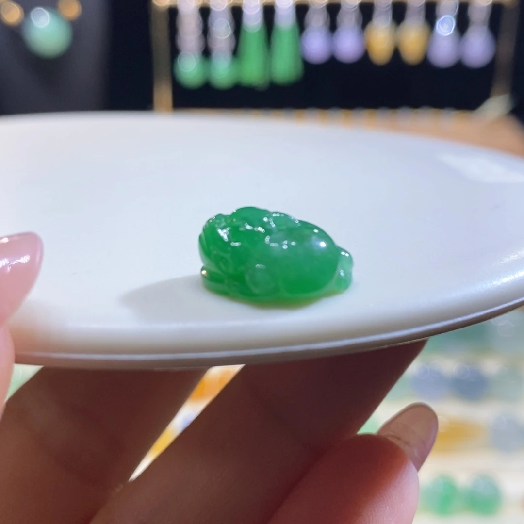 翡翠未镶嵌吊坠(不含链)翡翠三脚蟾买断价（不退换）