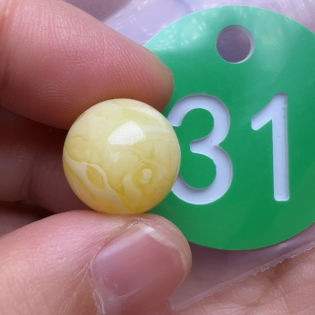 蜜蜡未镶嵌珠宝奇石布****?13.5m m