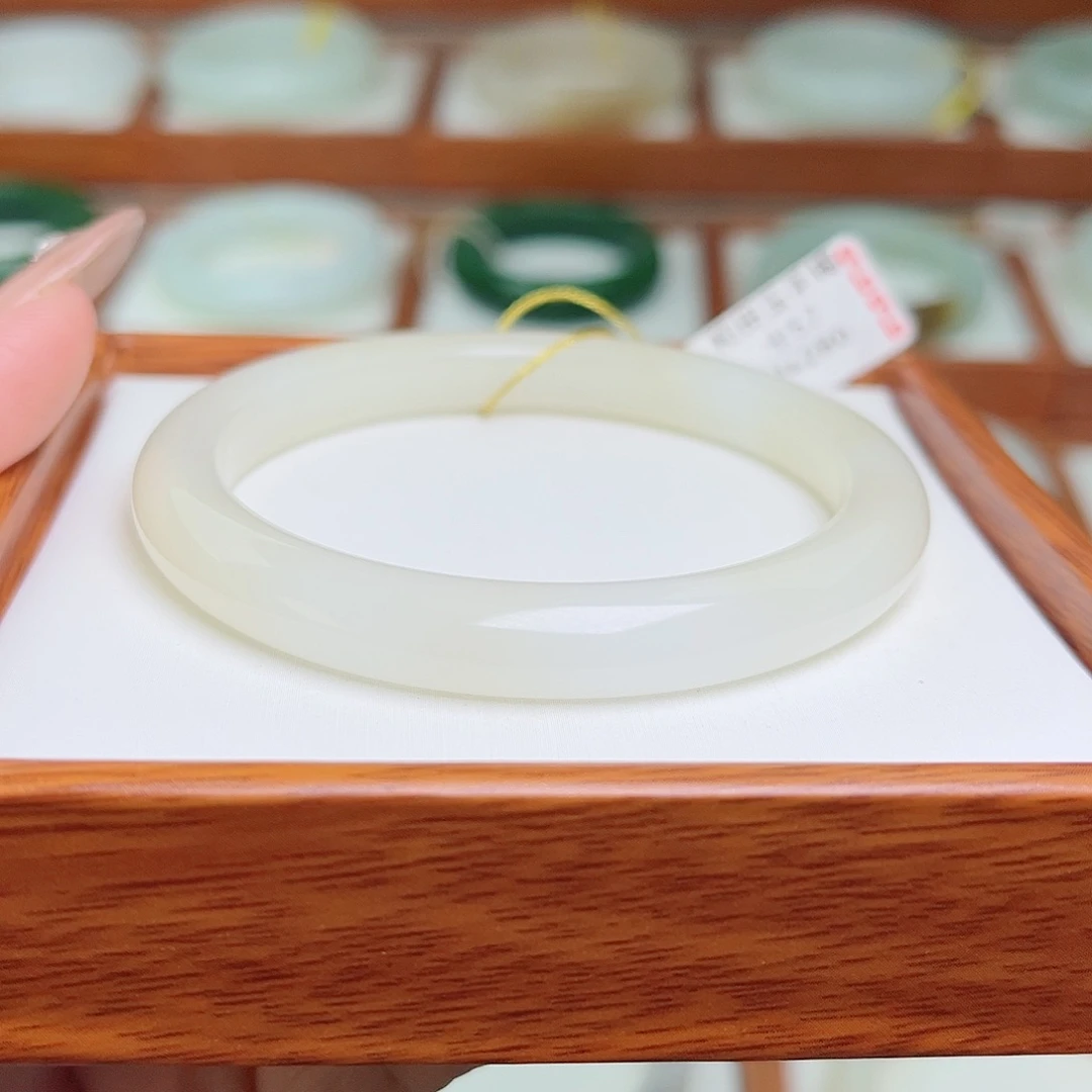 未镶嵌手镯和田玉57