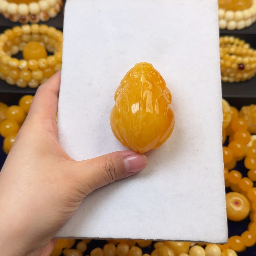 琥珀未镶嵌颈饰貔貅吊坠