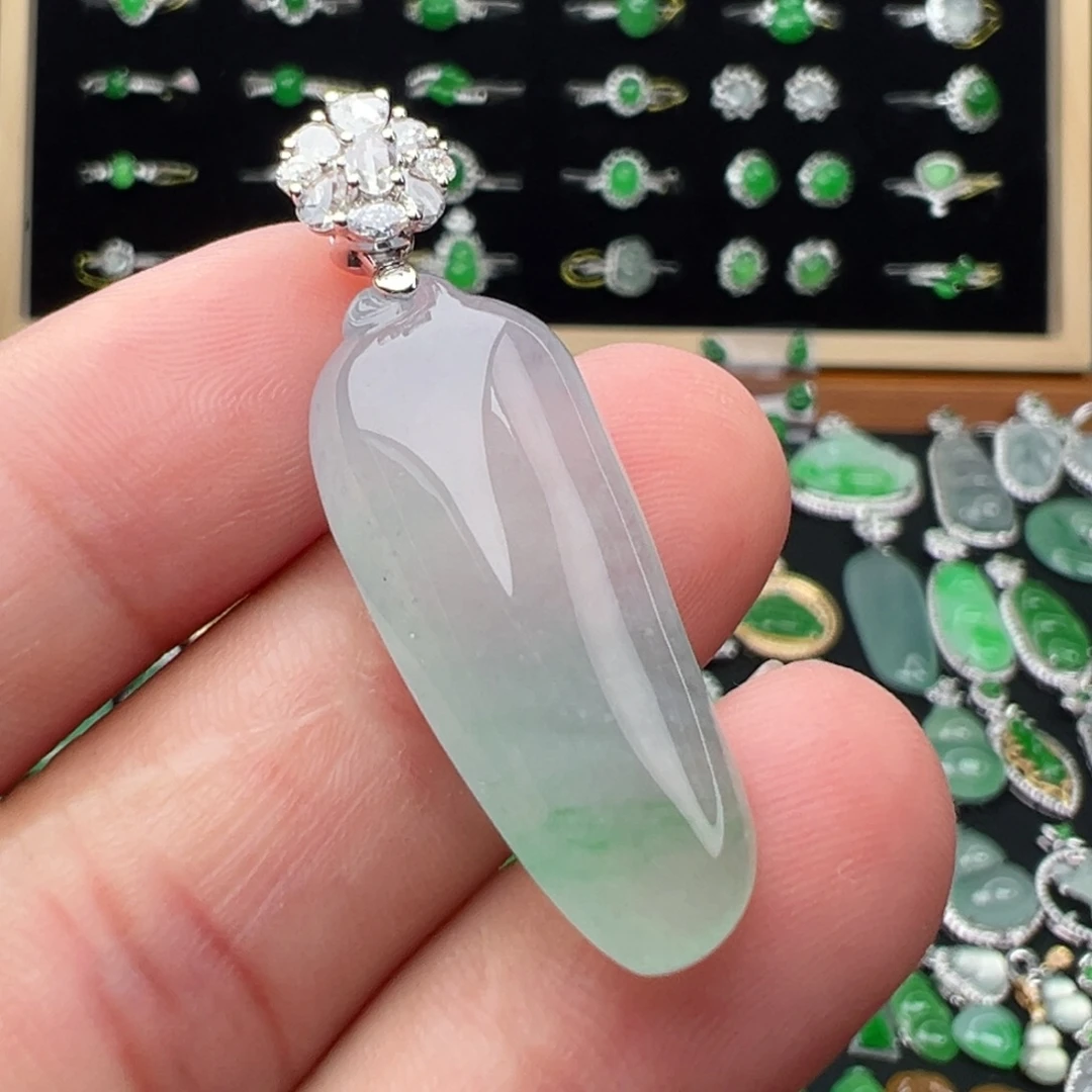 翡翠18K金镶嵌颈饰瓜31.5