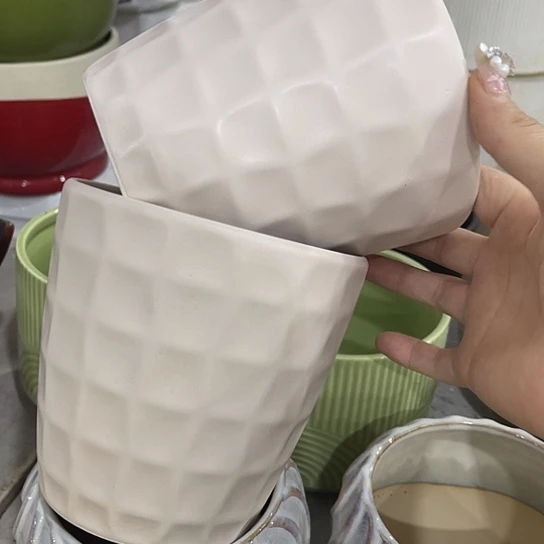 多肉绿植陶瓷花盆9.9包邮，有孔