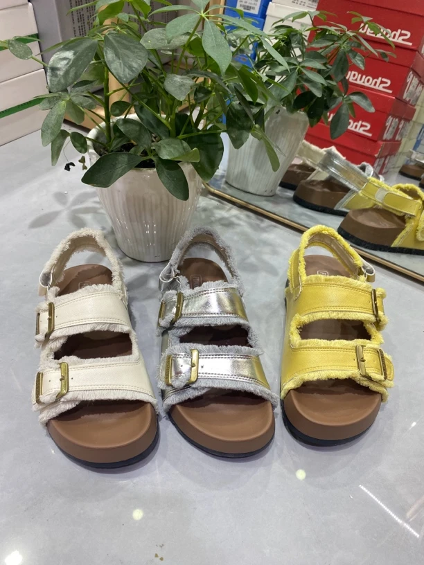 倩倩家528-3新款真皮时尚百搭潮流舒适软底凉鞋