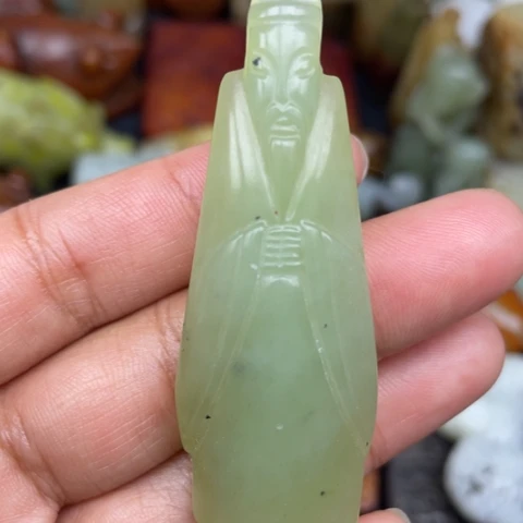 蛇纹石玉未镶嵌颈饰3