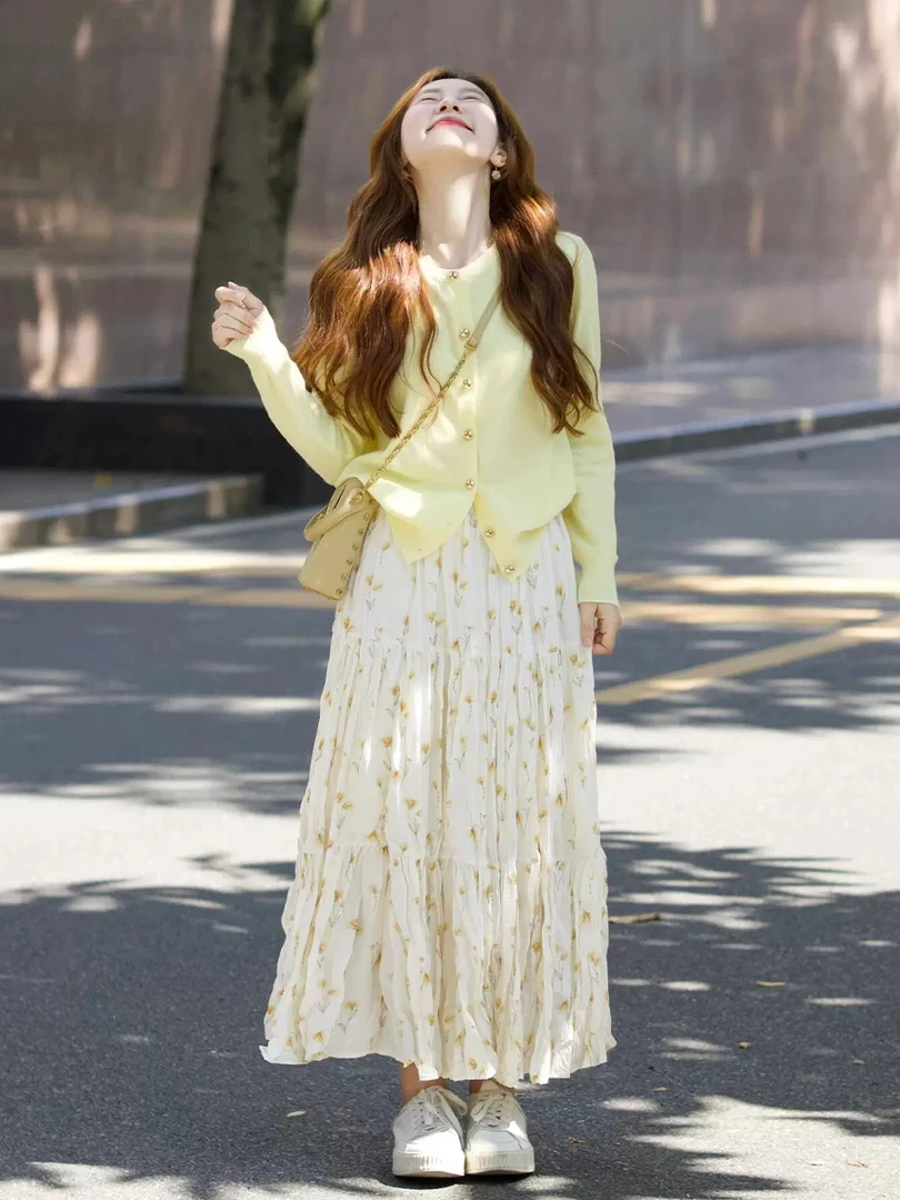 初秋搭配一整套大方得体针织开衫碎花半身裙气质温柔两件套装裙女