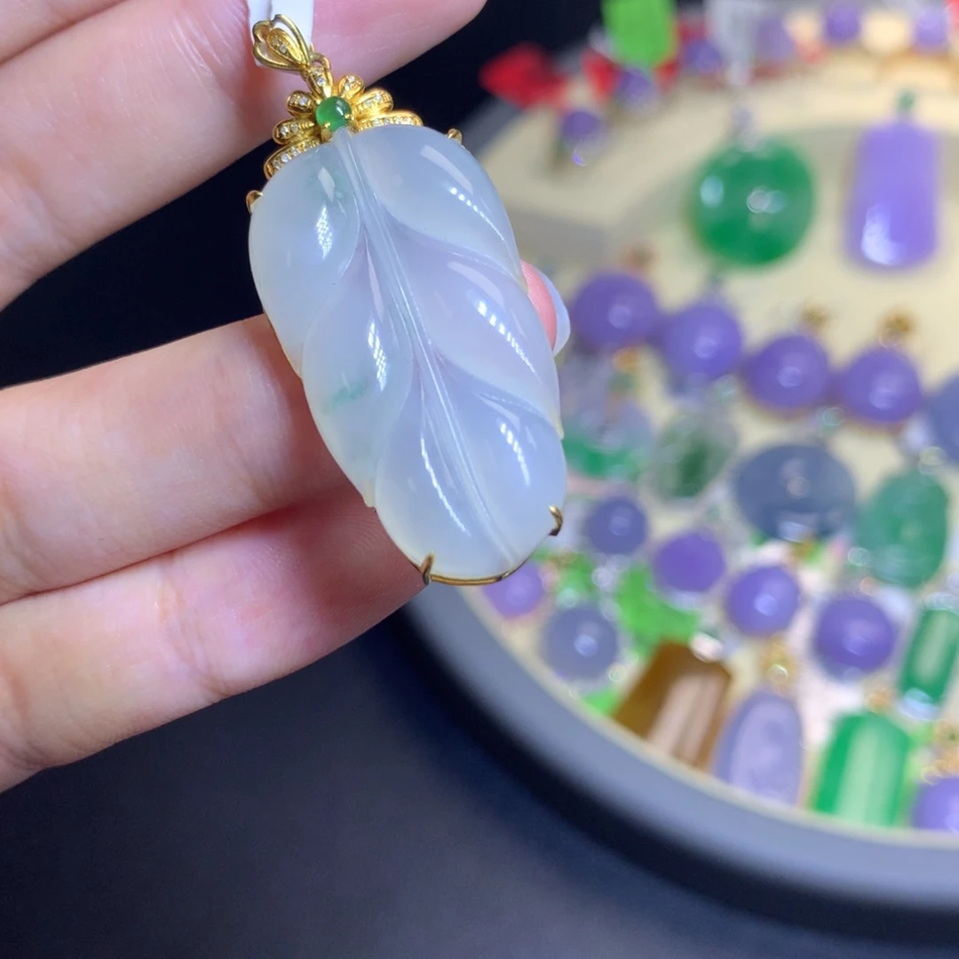 翡翠18K金镶嵌颈饰