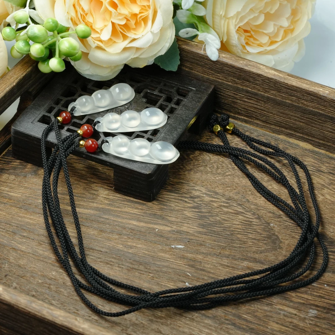 【小北好物】玛瑙福豆吊坠约12*35mm带绳【多样性发一件】QN15X24