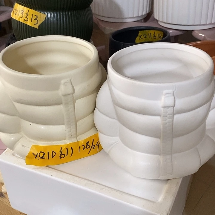 摆件陶盆有孔 瑕疵介意勿拍