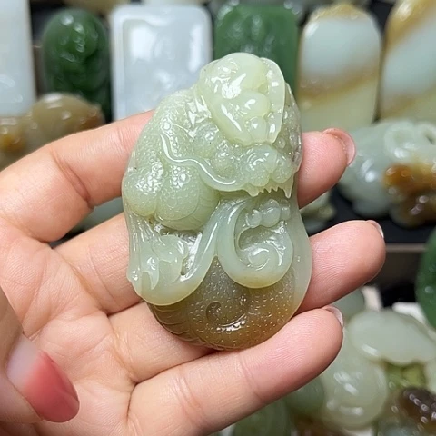 颈饰未镶嵌和田玉