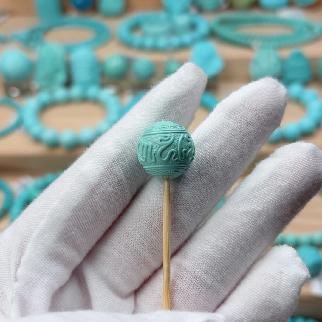 绿松石未镶嵌珠宝奇石