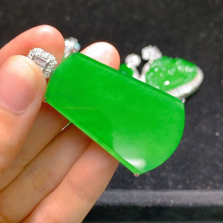 翡翠银S925镶嵌颈饰一***丽一个