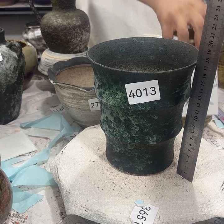 摆件高17，口15，有孔瑕疵处理4013