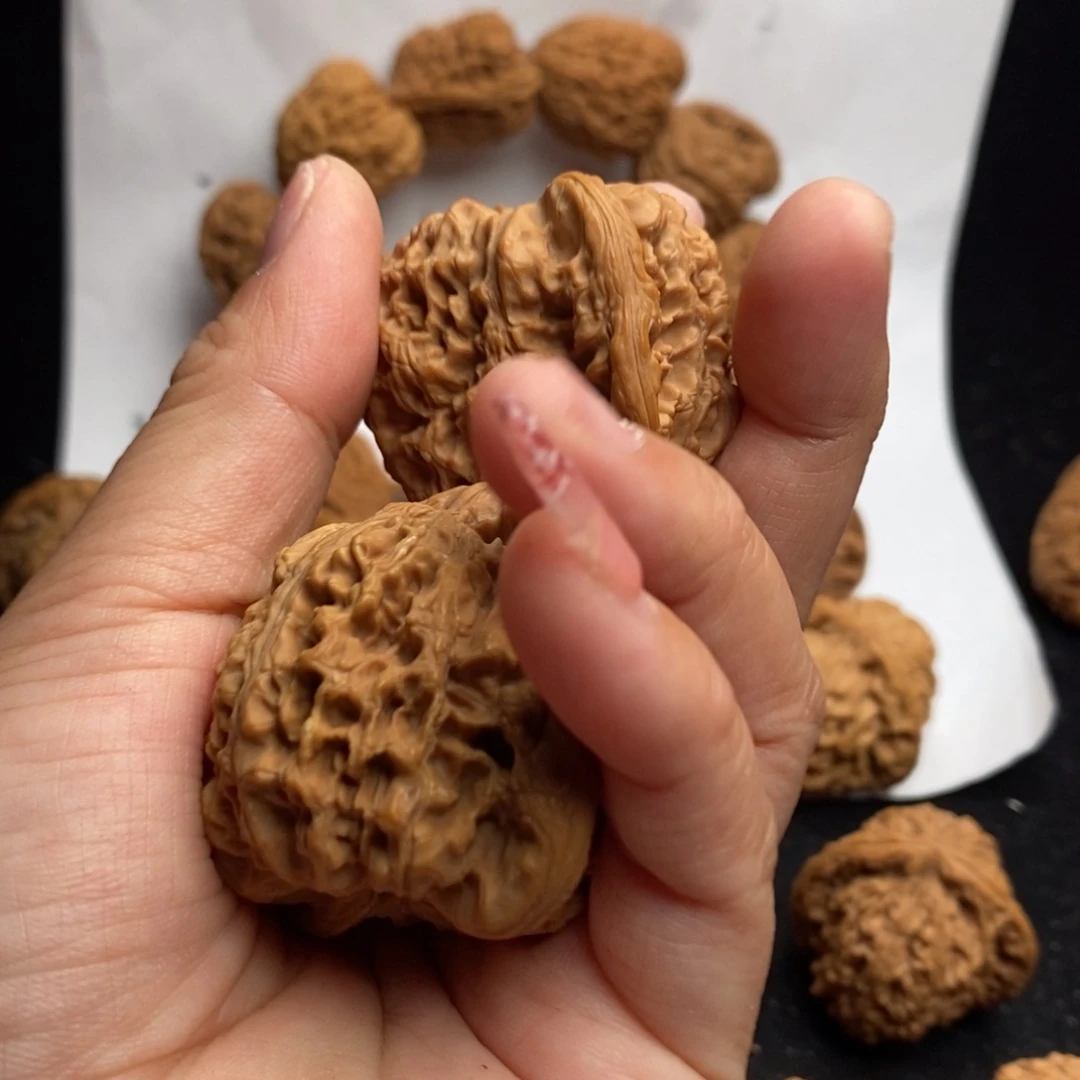 桃核吊坠曾****）南疆石就是