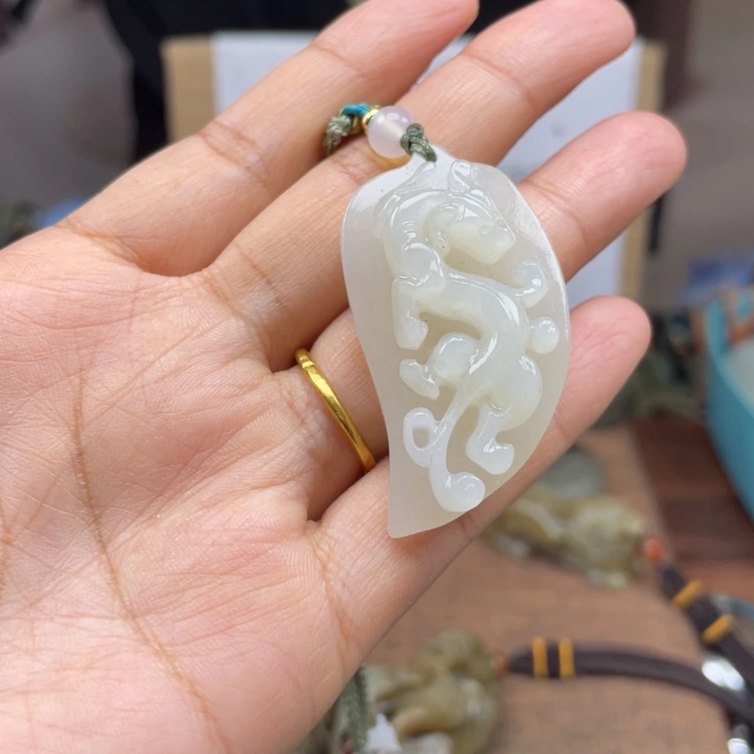 和田玉颈饰未镶嵌