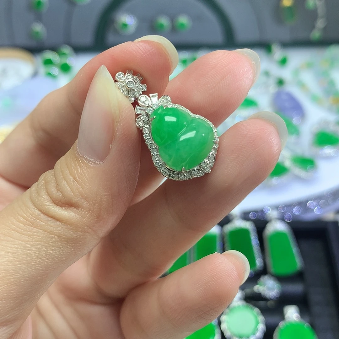 吊坠(不含链)18K金镶嵌翡翠