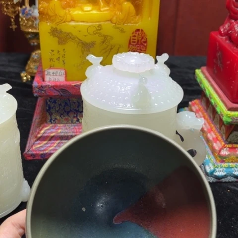 摆件随****）瓷器等艺术作品多次