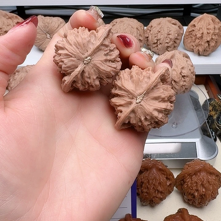 文玩核桃吊坠黑*仑43+全品盘龙纹运费