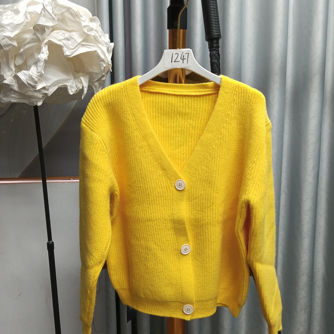 1247秋冬新款针织开衫外套女v领厚款毛衣卡通减龄上衣ins