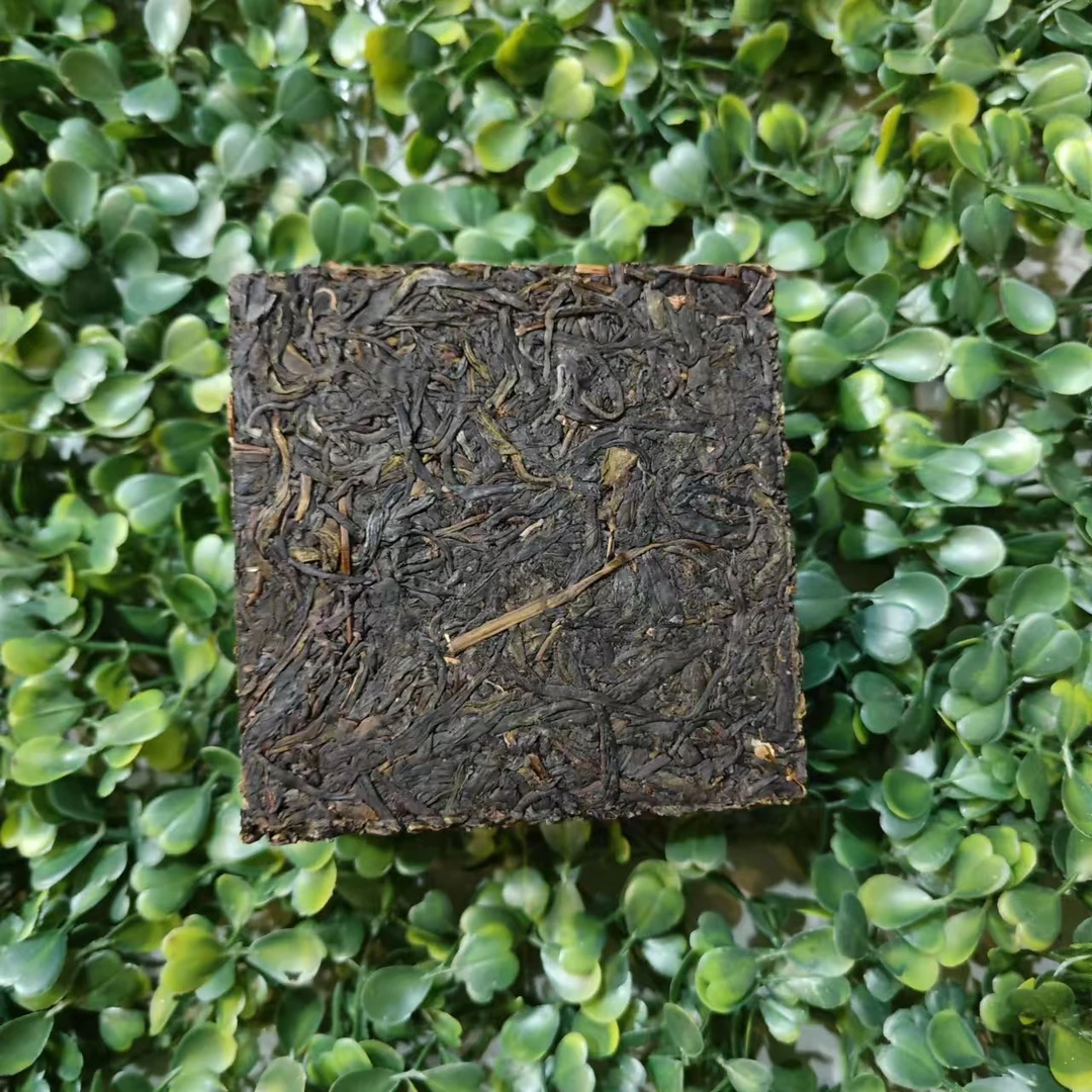 雨腾妹夫天品宽宏村QN困鹿山紫芽H"Q消Y"古树普洱茶200g/砖 生茶