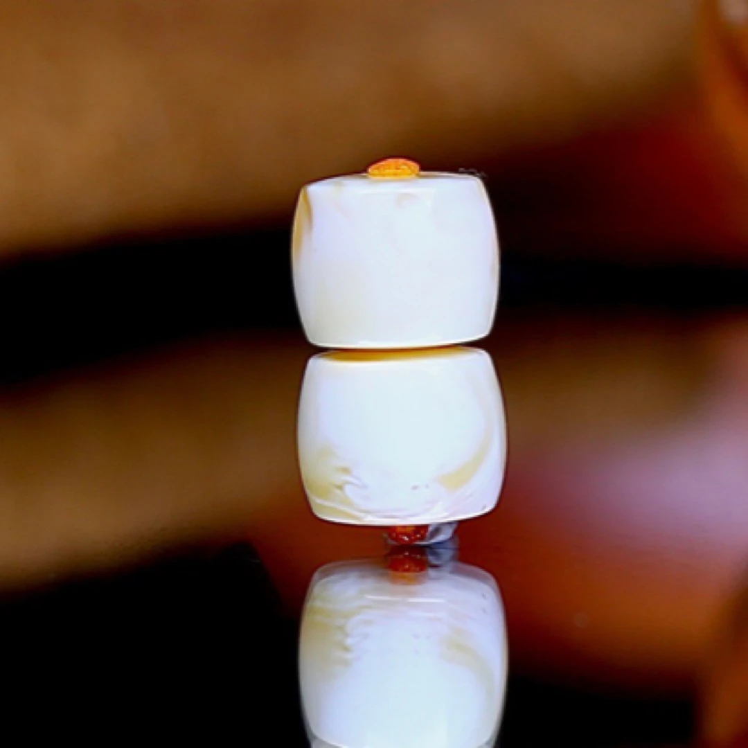 8mm俄料橘白直切对珠，上串挺好，做一对腰珠