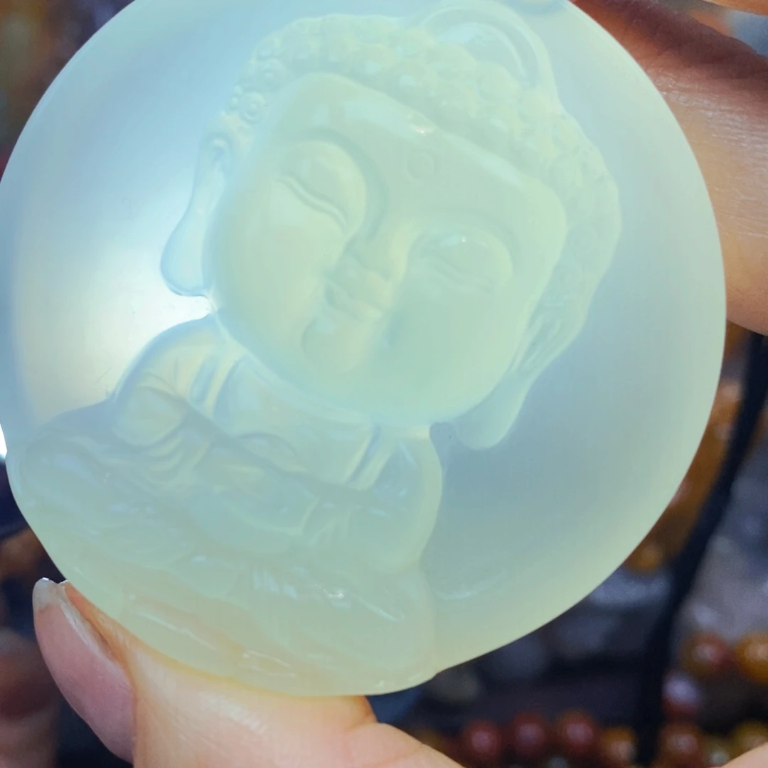 未镶嵌石英质玉（黄龙玉）颈饰