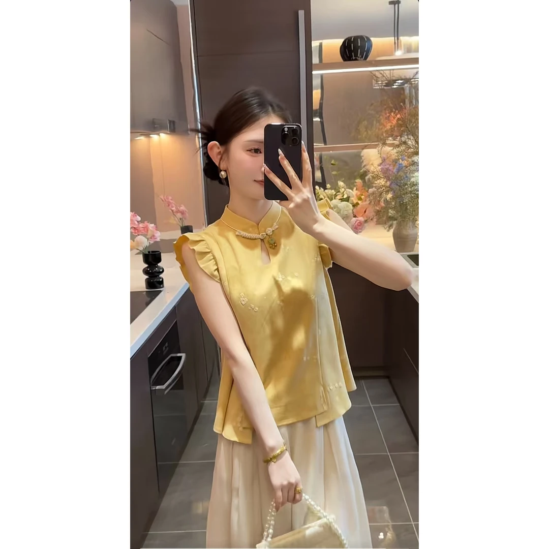 周粥折腰2025新款飞飞袖气质温柔风马甲上衣