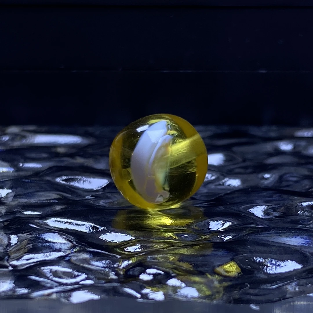 琥珀蜜蜡金瓷白透金精品老型珠12.2mm