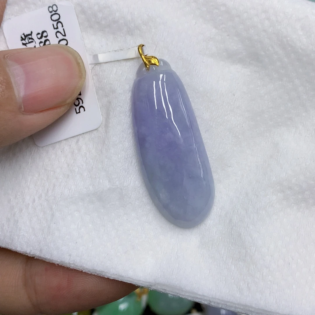 翡翠18K金镶嵌颈饰翡翠