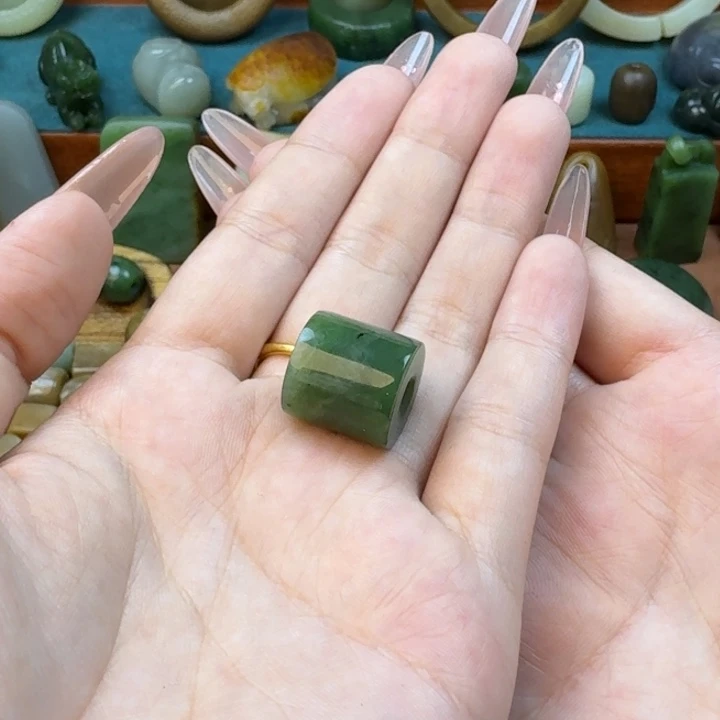 闲***7和田玉未镶嵌颈饰