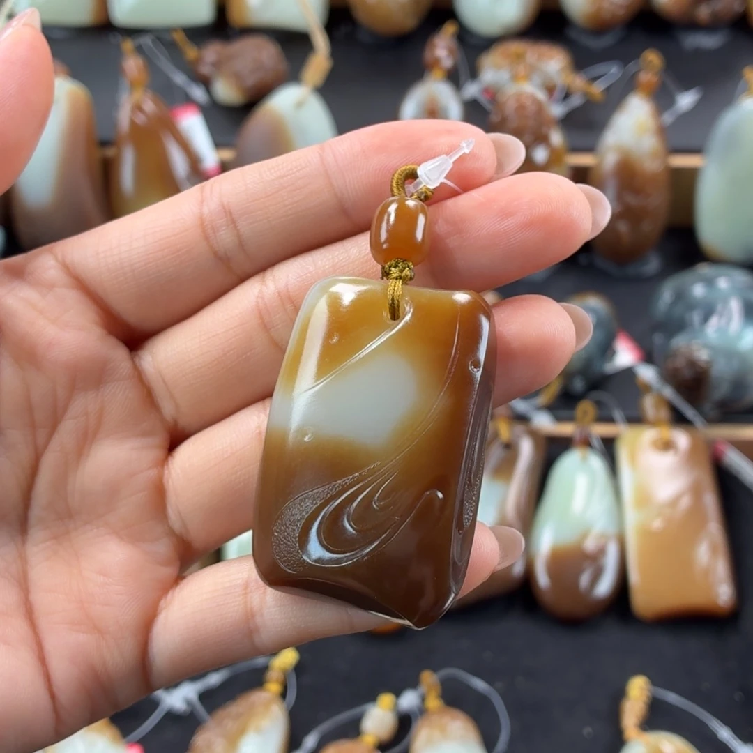 和田玉未镶嵌颈饰