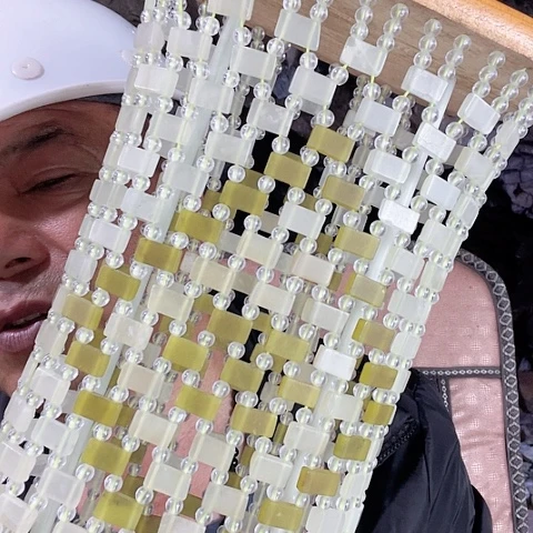 蛇纹石玉未镶嵌珠宝奇石