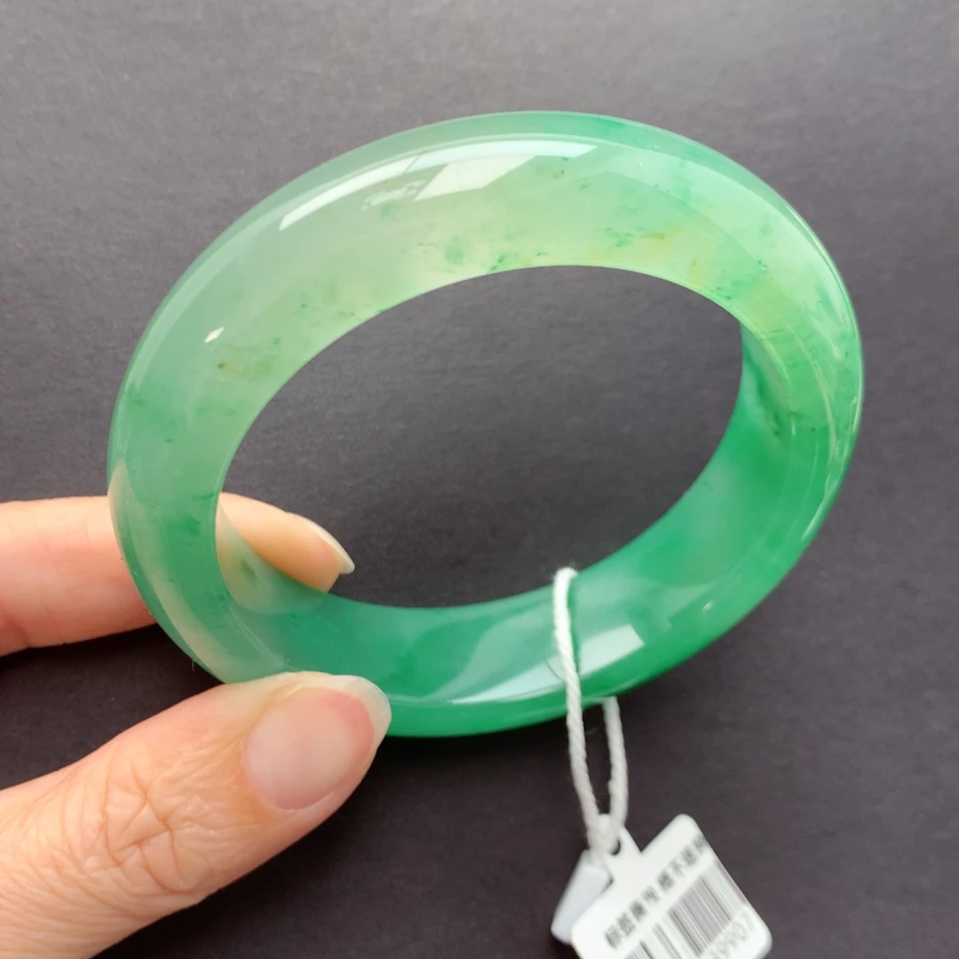 未镶嵌手镯石英质玉