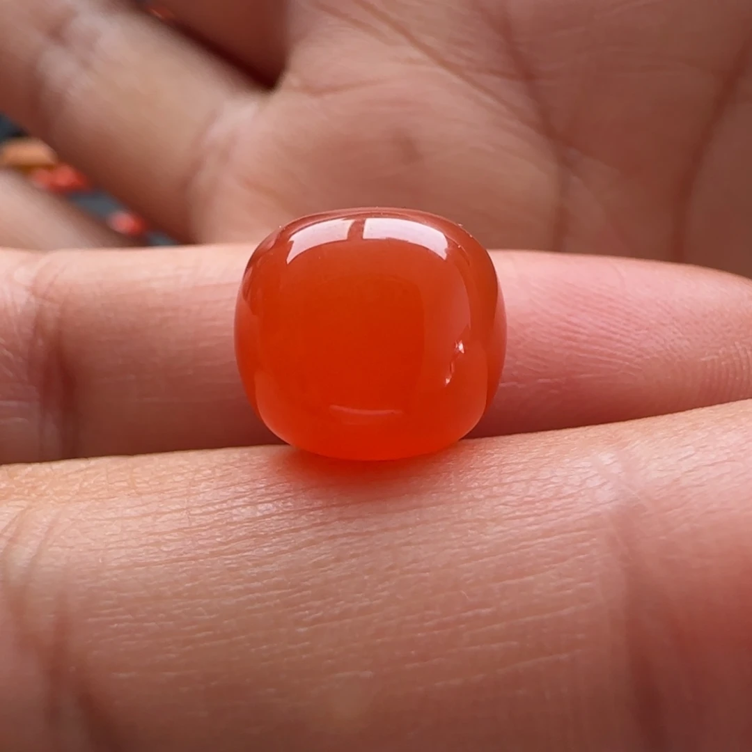 南红玛瑙未镶嵌老型11.5x10.3白纹 孔马牙