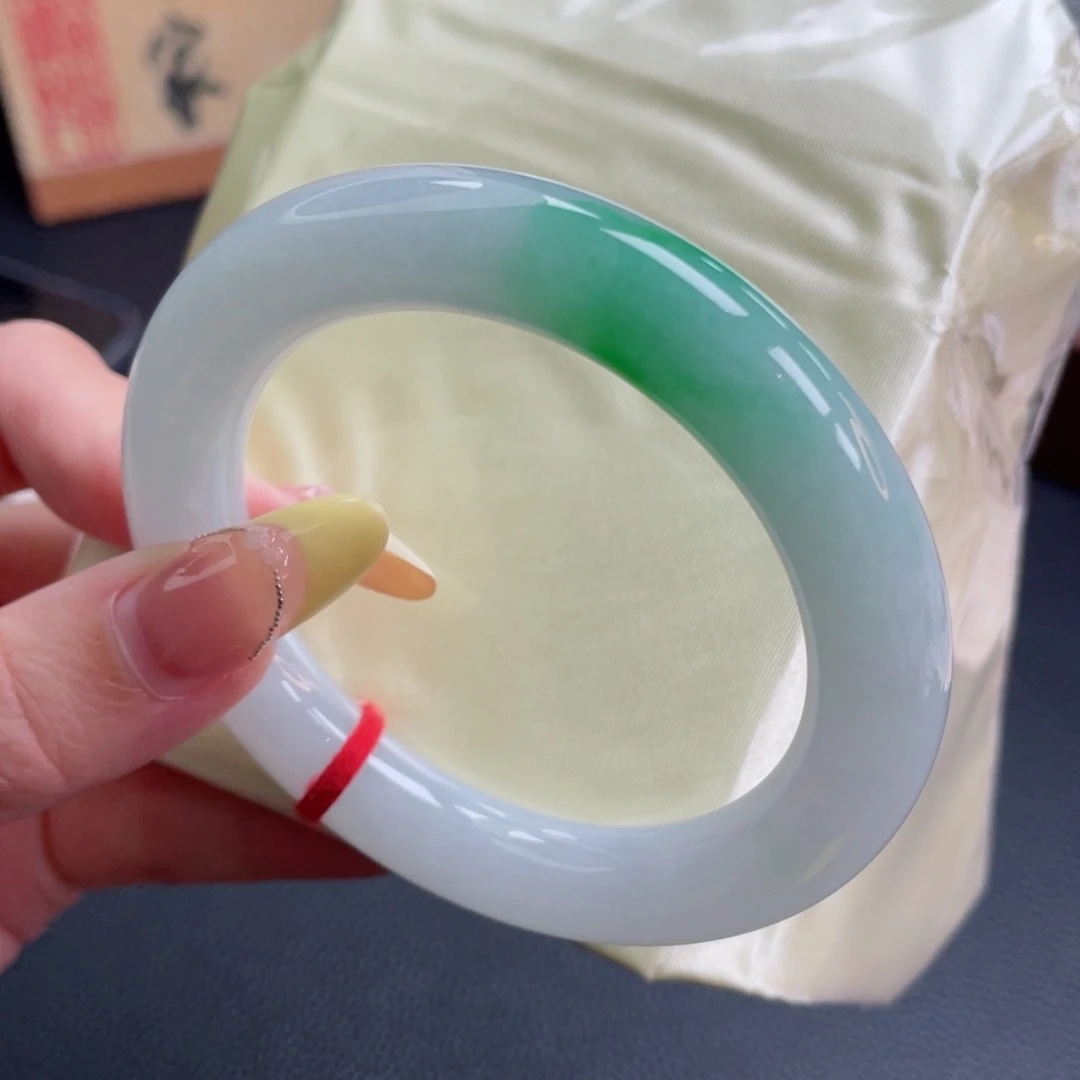 未镶嵌手镯翡翠56.9阳春白雪 版型大气 胖圆脑袋必入7号