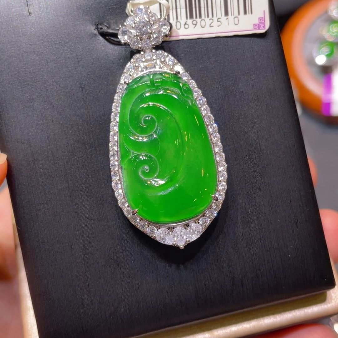 翡翠未镶嵌颈饰吊坠