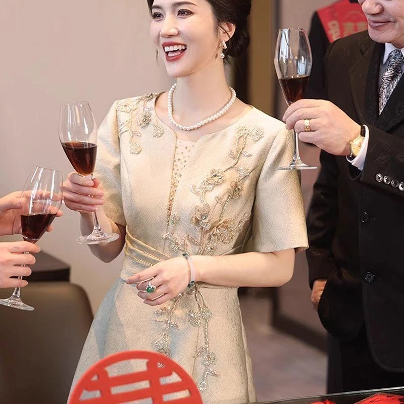 妈妈喜服婚宴礼服2025夏季新款年轻气质高端新款喜婆婆迎宾敬酒服