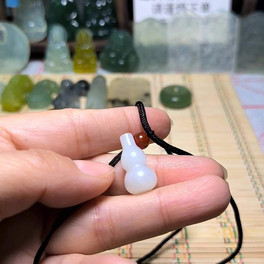 岫玉吊坠(不含链)未镶嵌今***你