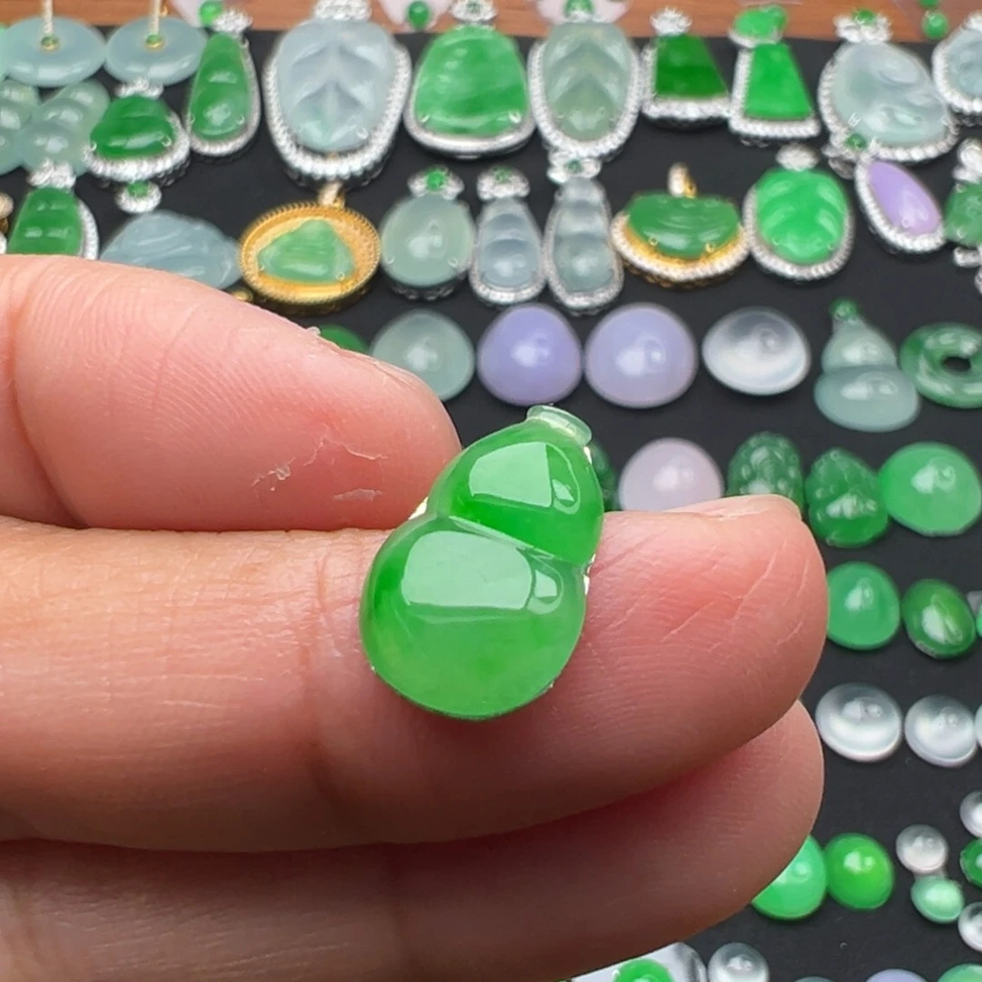 翡翠颈饰未镶嵌葫芦14.8