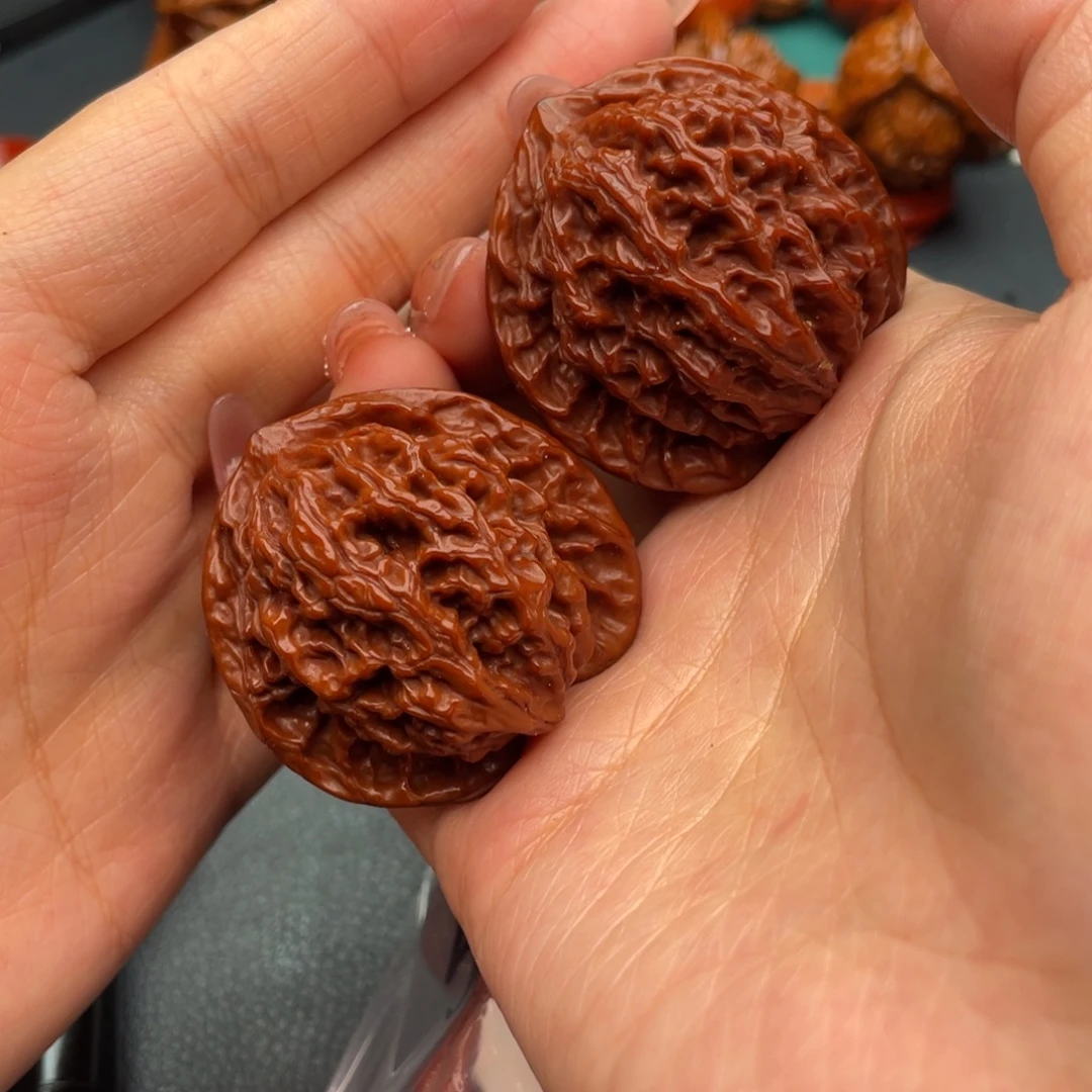 文玩核桃把件盘龙纹