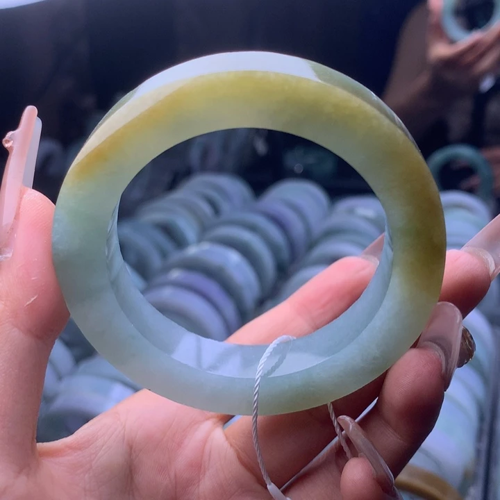 未镶嵌黄加绿53-56定制翡翠