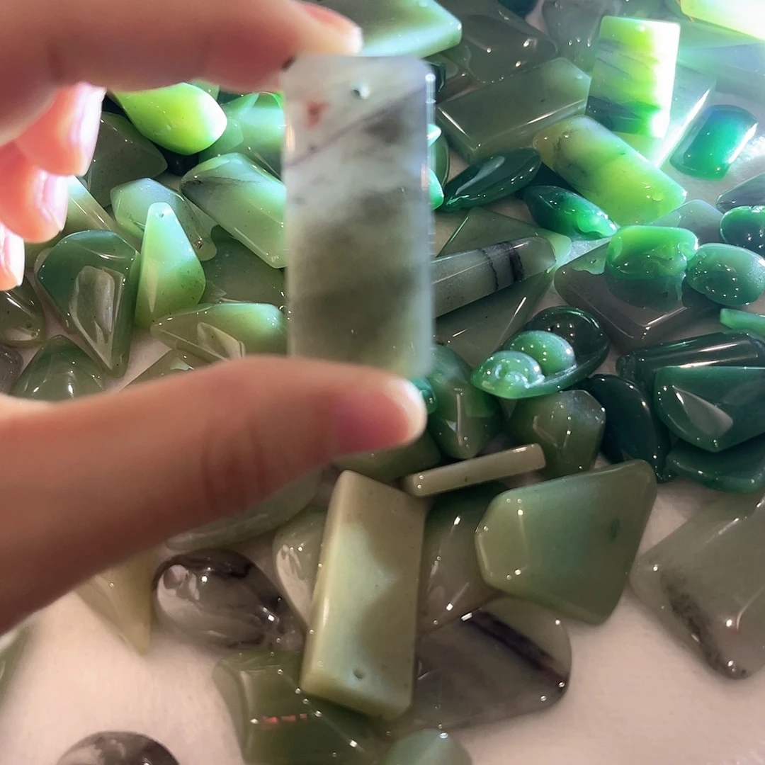 密玉（石英质玉）未镶嵌颈饰