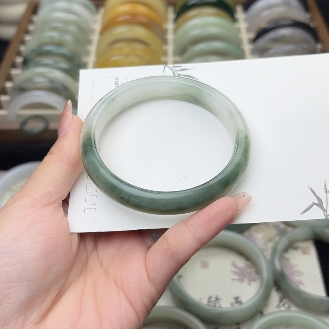 石英质玉（天山翠）未镶嵌手镯