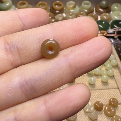 【闪购商品】未镶嵌手链和田玉纤*透闪石玉