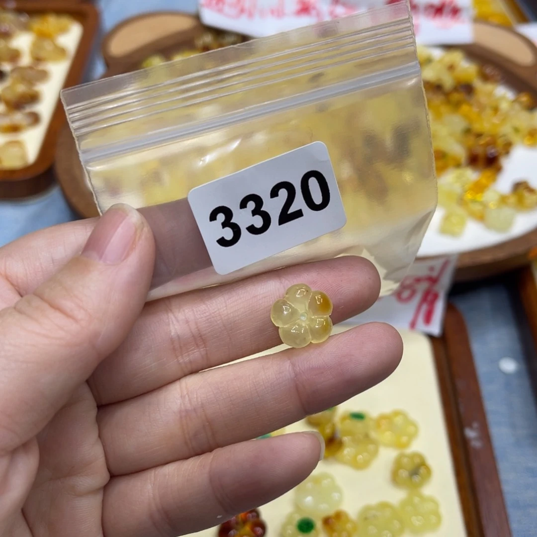 琥珀珠宝奇石未镶嵌